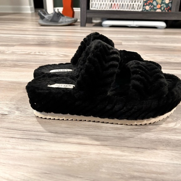 Steve Madden Platform Slippers - Picture 2 of 4